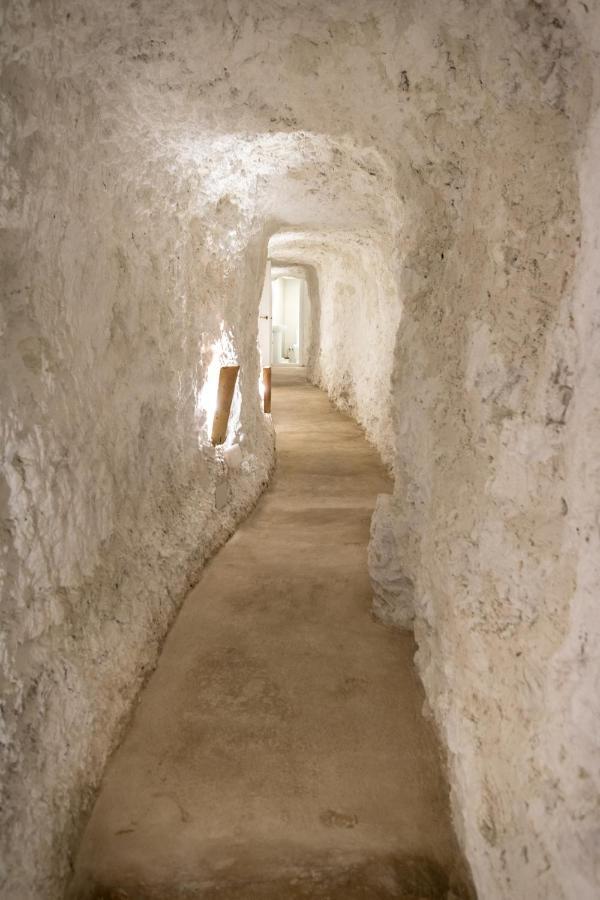Casa túnel Nido de Águilas Alcala del Jucar Esterno foto